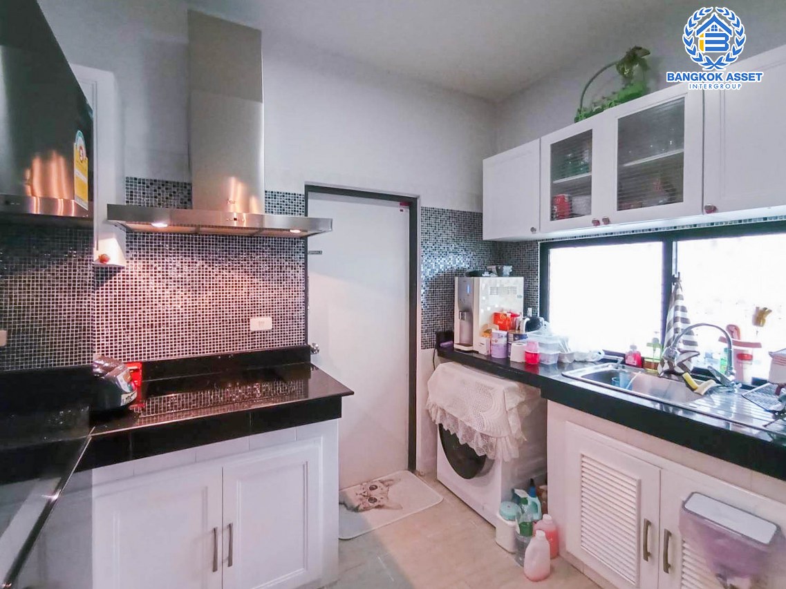 บ้านเดี่ยวมือสองกรุงเทพมหานคร เพชรเกษม ม.ซีรีน เพชรเกษม-พุทธมณฑล สาย 3 เนื้อที่ 54.4 ตร.ว ฟังก์ชัน 4 ห้องนอน 3 ห้องน้ำ 2 ที่จอดรถ ฟรี! เครื่องปรับอากาศ 6 เครื่อง ห้องตกแต่งใหม่สภาพดี พร้อมส่วนกลางสระว่ายน้ำและฟิตเนส