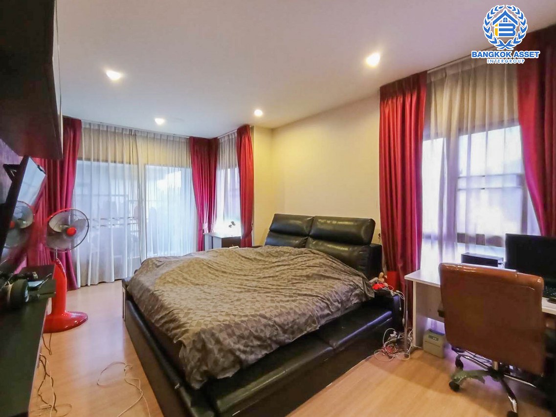 บ้านเดี่ยวมือสองกรุงเทพมหานคร เพชรเกษม ม.ซีรีน เพชรเกษม-พุทธมณฑล สาย 3 เนื้อที่ 54.4 ตร.ว ฟังก์ชัน 4 ห้องนอน 3 ห้องน้ำ 2 ที่จอดรถ ฟรี! เครื่องปรับอากาศ 6 เครื่อง ห้องตกแต่งใหม่สภาพดี พร้อมส่วนกลางสระว่ายน้ำและฟิตเนส