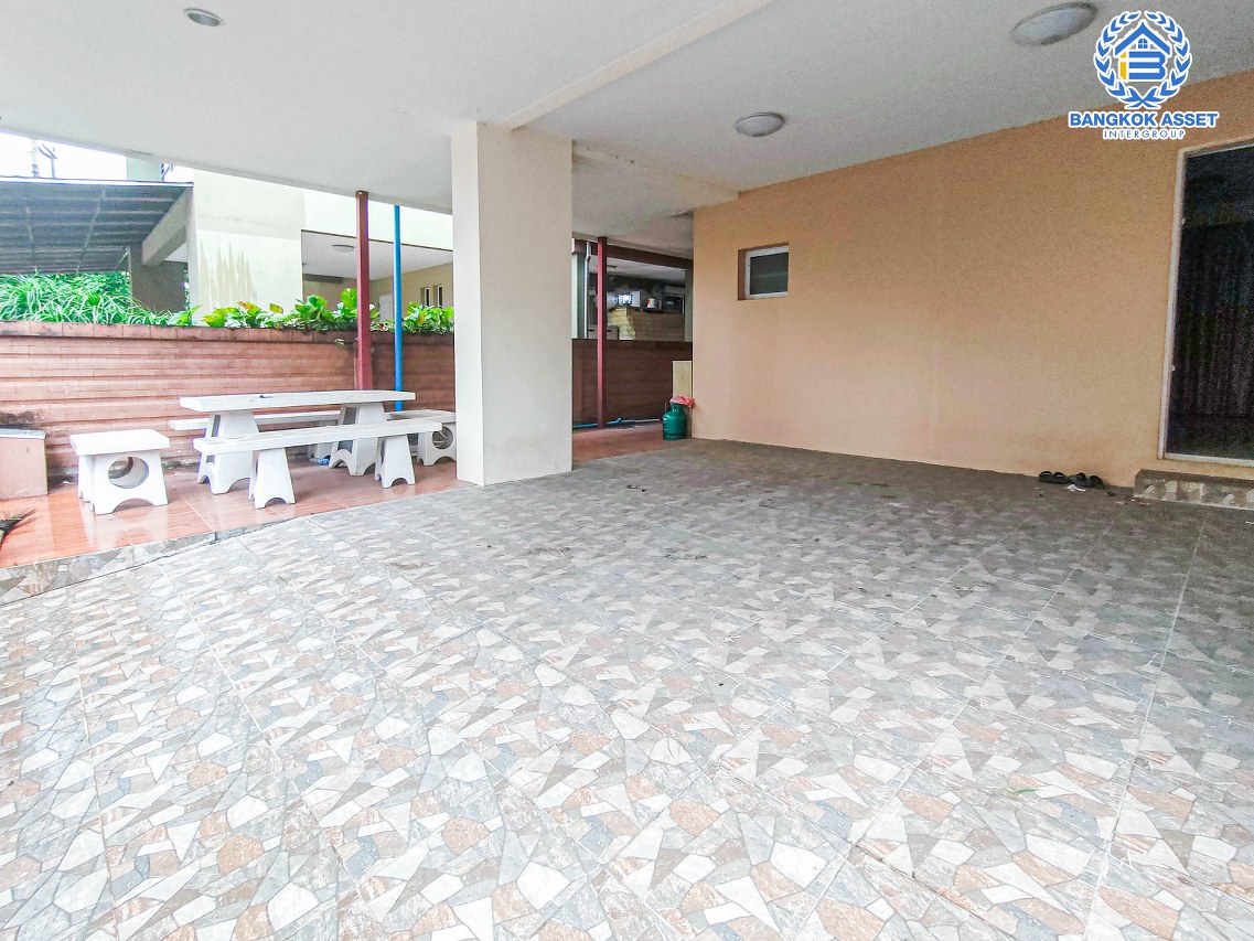 บ้านเดี่ยวมือสองปทุมธานี ม.ฮาบิเทีย ราชพฤกษ์-345 เนื้อที่ 52.06 ตร.ว ฟังก์ชัน 3 ห้องนอน 3 ห้องน้ำ 3 ที่จอดรถ ถนนกว้าง บนทำเลแห่งการเดินทาง เชื่อมต่อถนนกรุงเทพ-ปทุมธานี  ใกล้จุดขึ้นทางด่วน "ทางหลวงหมายเลข 9"