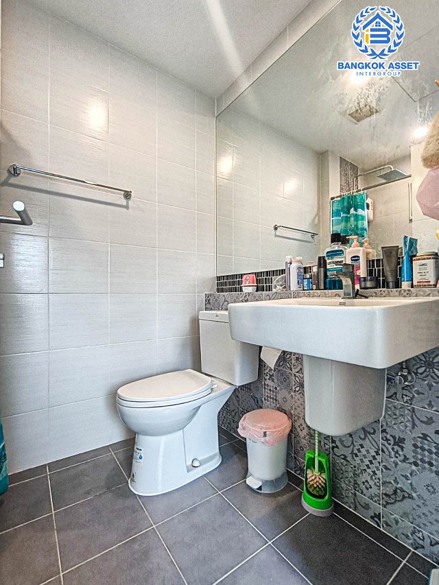 บ้านเดี่ยวมือสองสมุทรสาคร ม.คณาสิริ พระราม2-วงแหวน เนื้อที่กว้างสุดคุ้ม 50 ตร.ว พร้อมฟังก์ชัน 3 ห้องนอน 3 ห้องน้ำ 2 ที่จอดรถ เหมาะสำหรับทุกครอบครัว สภาพบ้านสวย และสะอาด แถมฟรี! เครื่องปรับอากาศ 4 เครื่อง ที่สุดแห่งการเดินทาง ใกล้จุดขึ้นทางด่วน "พระราม 2"