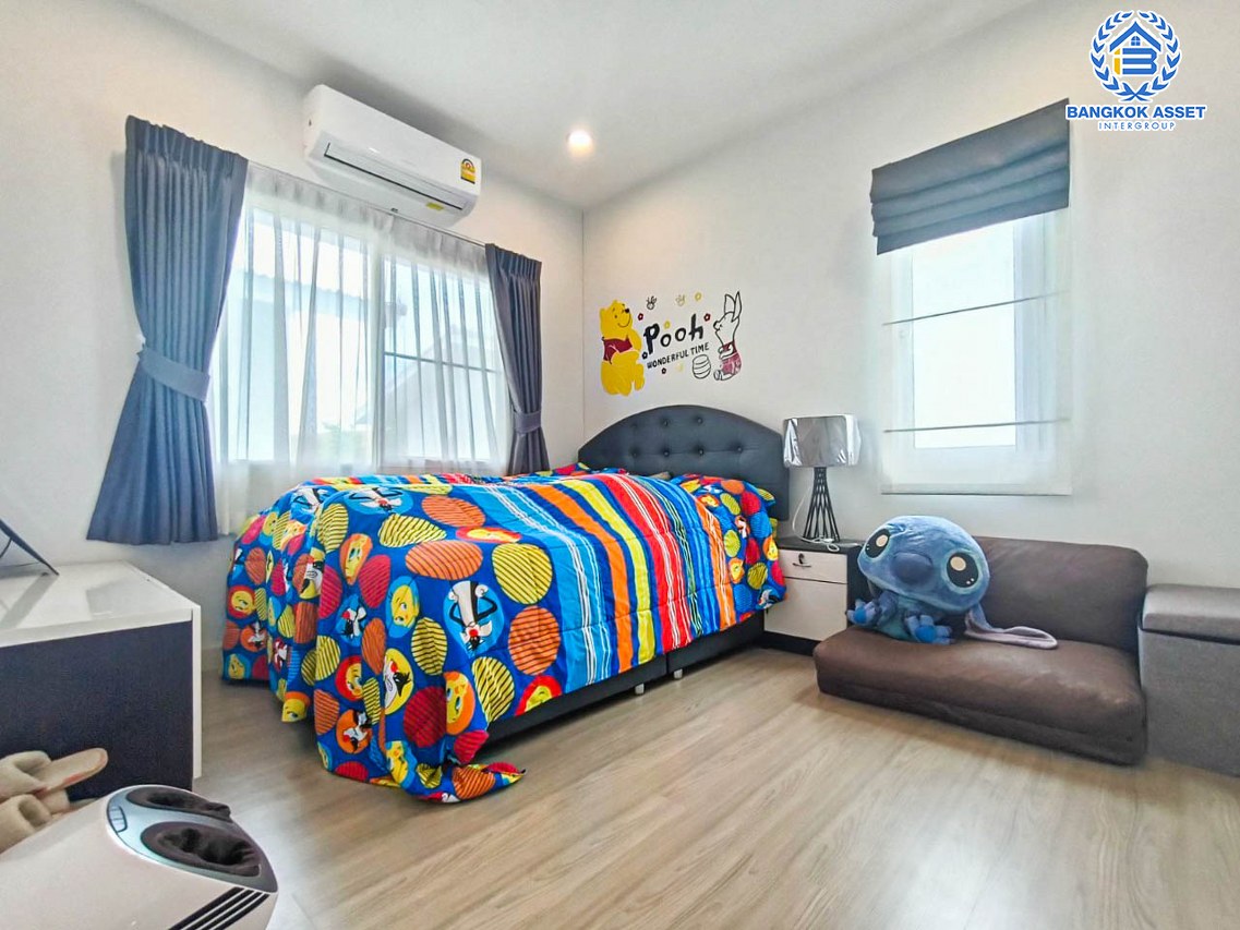 บ้านเดี่ยวมือสองสมุทรสาคร ม.คณาสิริ พระราม2-วงแหวน เนื้อที่กว้างสุดคุ้ม 50 ตร.ว พร้อมฟังก์ชัน 3 ห้องนอน 3 ห้องน้ำ 2 ที่จอดรถ เหมาะสำหรับทุกครอบครัว สภาพบ้านสวย และสะอาด แถมฟรี! เครื่องปรับอากาศ 4 เครื่อง ที่สุดแห่งการเดินทาง ใกล้จุดขึ้นทางด่วน "พระราม 2"