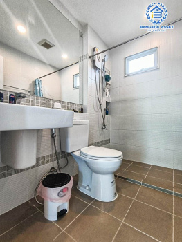 บ้านเดี่ยวมือสองสมุทรสาคร ม.คณาสิริ พระราม2-วงแหวน เนื้อที่กว้างสุดคุ้ม 50 ตร.ว พร้อมฟังก์ชัน 3 ห้องนอน 3 ห้องน้ำ 2 ที่จอดรถ เหมาะสำหรับทุกครอบครัว สภาพบ้านสวย และสะอาด แถมฟรี! เครื่องปรับอากาศ 4 เครื่อง ที่สุดแห่งการเดินทาง ใกล้จุดขึ้นทางด่วน "พระราม 2"