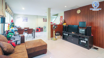 *****ทาวน์เฮาส์มือสองนนทบุรี ม.พุทธชาด บางบัวทอง เนื้อที่ 34 ตร.ว 2 หลังคู่ พร้อมขาย กับฟังก์ชัน 4 ห้องนอน 3 ห้องน้ำ 2 ที่จอดรถ สภาพแวดล้อมสะอาดและร่มเย็น มีพื้นที่สีเขียวภายในโครงการ ใกล้ห้างสรรพสินค้า "เซ็นทรัลเวสเกต" "อิเกีย" และโครงการรถไฟฟ้าสายสีม่วง "สถานีบางพลู"