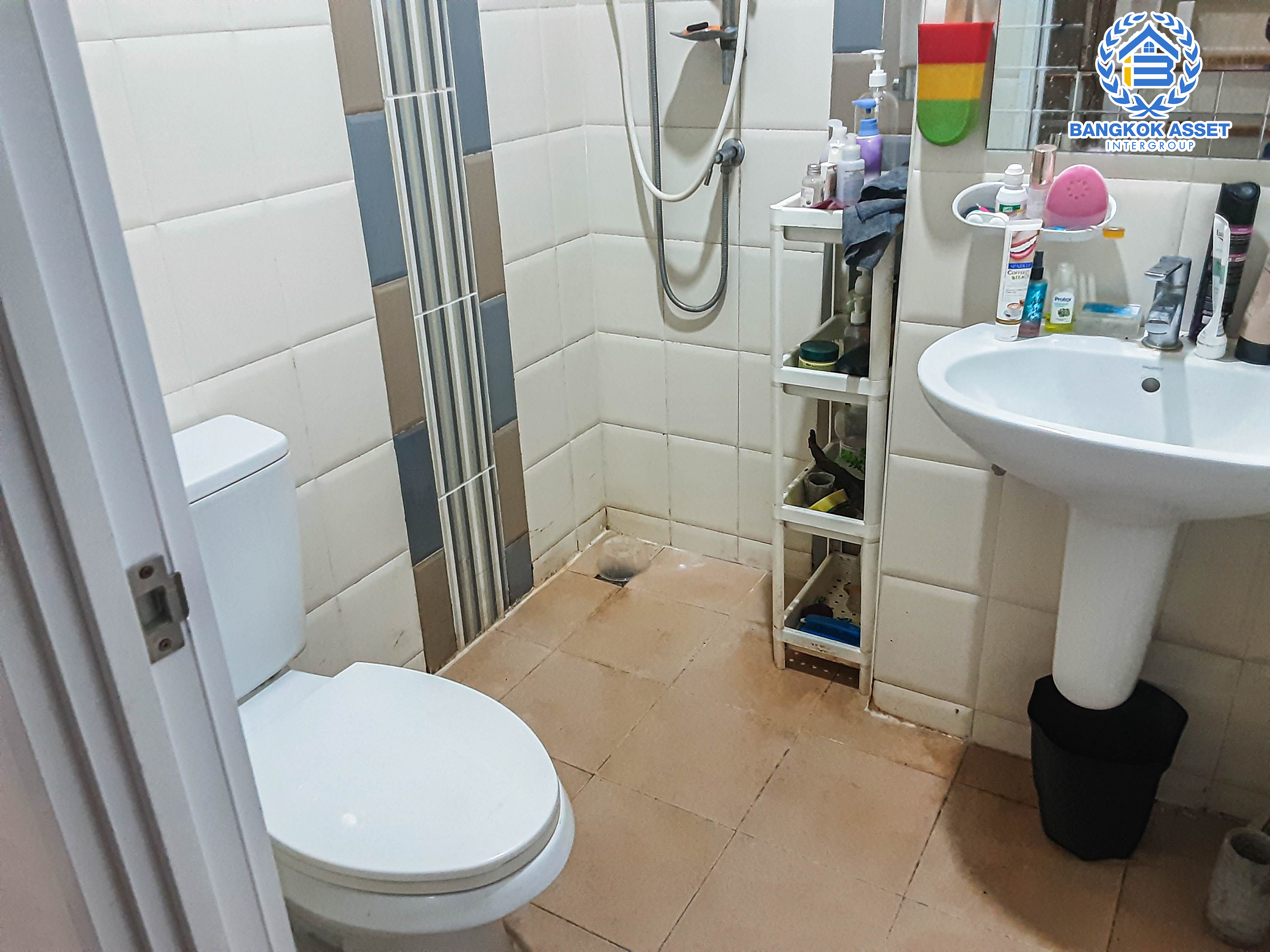 *****ทาวน์เฮ้าส์มือสอง นนทบุรี ม.โกลเด้นทาวน์ รัตนาธิเบศร์-สถานีรถไฟฟ้าบางพลู เนื้อที่ 21.20 ตร.ว. ฟังก์ชัน 4 ห้องนอน 3 ห้องน้ำ 2 ที่จอดรถ ภายในตกแต่งทันสมัย ฟรี! เครื่องปรับอากาศ บนทำเลเดินทางสะดวก เชื่อมต่อถนนรัตนาธิเบศร์ ใกล้รถไฟฟ้าสายสีม่วง "สถานีบางพลู" และจุดขึ้นทางด่วน "ศรีรัช-วงแหวนรอบนอก"