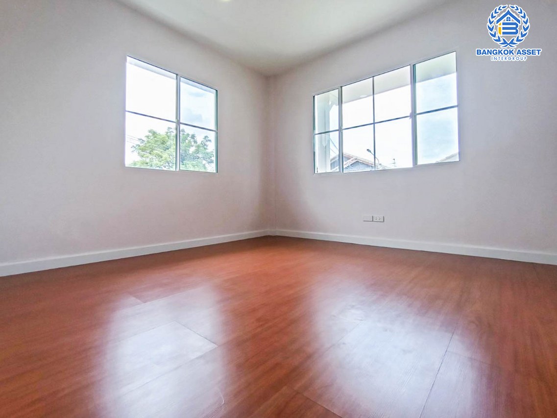 *****บ้านเดี่ยวมือสองนนทบุรี ม.ชลลดา วัดลาดปลาดุก หลังมุม เนื้อที่สูงสุดเกือบ 55 ตร.ว พร้อมฟังก์ชัน 3 ห้องนอน 2 ห้องน้ำ 2 ที่จอดรถ ตกแต่งใหม่ ที่สุดแห่งการเดินทาง เชื่อมต่อถนนกาญจนาภิเษก บ้านกล้วย-ไทรน้อย ใกล้ทางหลวง "หมายเลข 9"...