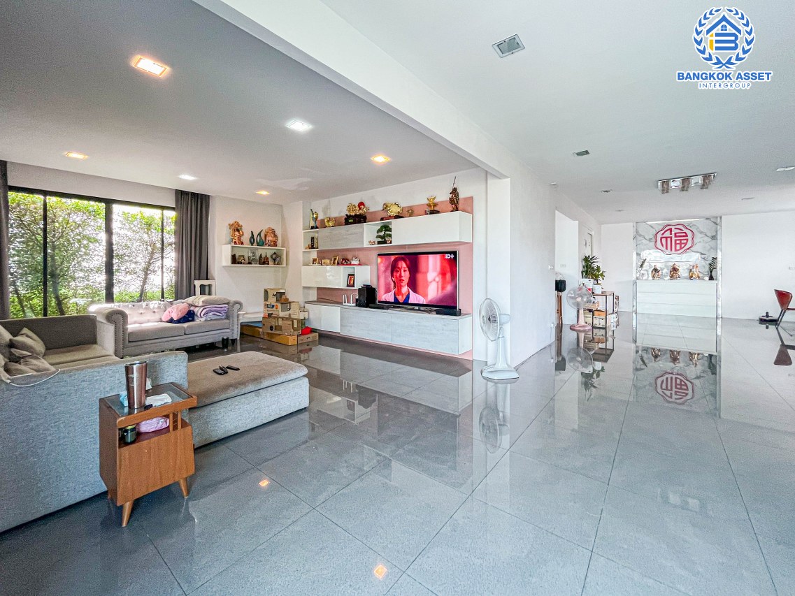 *****บ้านเดี่ยวมือสอง ม.บุษราคัมเรสซิเดนซ์ พุทธมณฑลสาย3 เนื้อที่กว้าง 119.20 ตร.ว. ฟังก์ชัน 5 ห้องนอน 3 ห้องน้ำ 4 ที่จอดรถ พื้นที่กว้างขวาง ภายในสภาพสวยงาม ตกแต่งสไตล์โมเดิน บนทำเลดี เชื่อมต่อถนนพุทธมณฑลสาย3, ถนนสิรินธร, ถนนศาลาธรรมสพน์, ถนนกาญจนาภิเษก และจุดขึ้นทางด่วน "ศรีรัช"