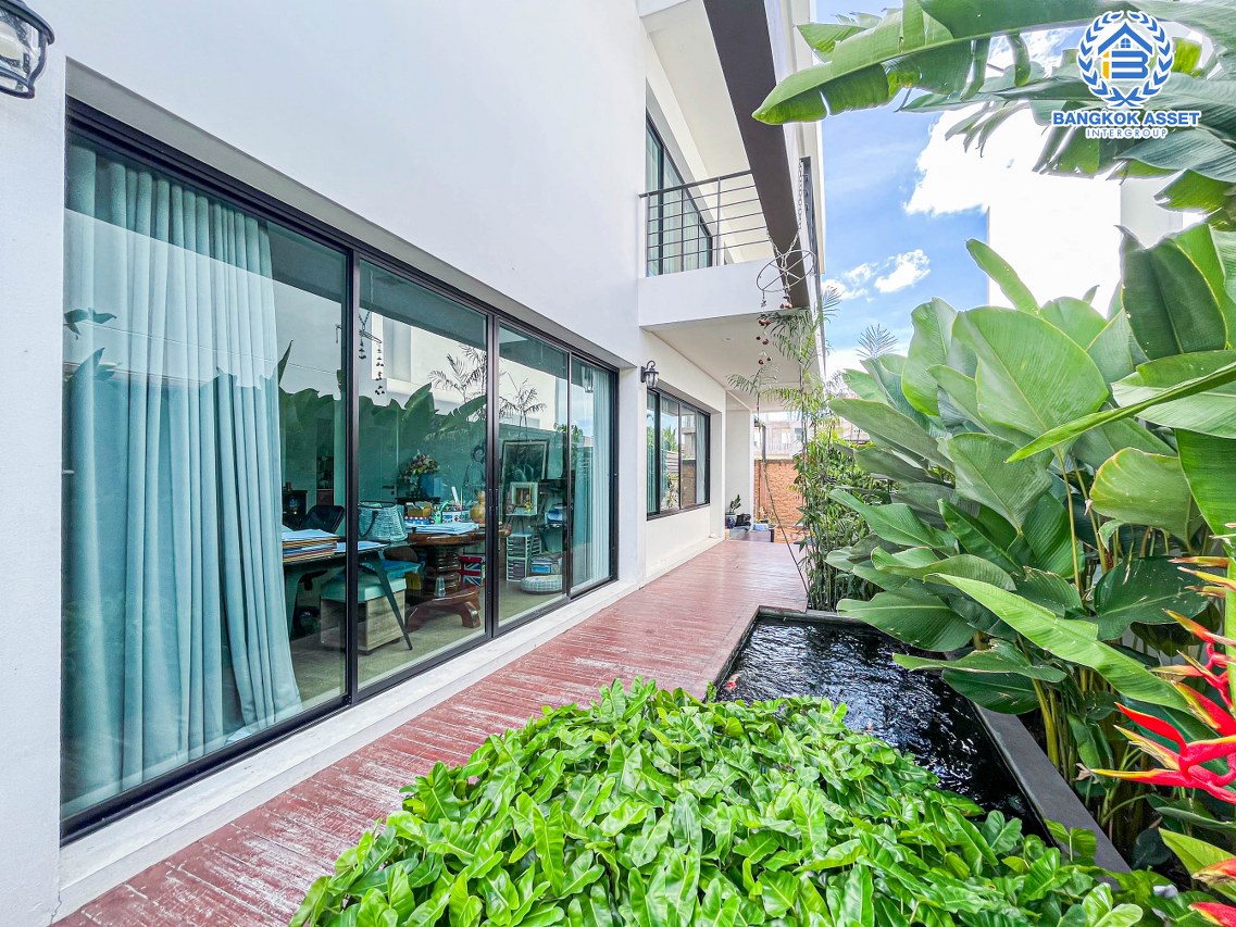 *****บ้านเดี่ยวมือสอง ม.บุษราคัมเรสซิเดนซ์ พุทธมณฑลสาย3 เนื้อที่กว้าง 119.20 ตร.ว. ฟังก์ชัน 5 ห้องนอน 3 ห้องน้ำ 4 ที่จอดรถ พื้นที่กว้างขวาง ภายในสภาพสวยงาม ตกแต่งสไตล์โมเดิน บนทำเลดี เชื่อมต่อถนนพุทธมณฑลสาย3, ถนนสิรินธร, ถนนศาลาธรรมสพน์, ถนนกาญจนาภิเษก และจุดขึ้นทางด่วน "ศรีรัช"