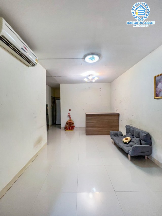 *****ทาวน์เฮ้าส์มือสองนนทบุรี ม.พฤกษา43 กาญจนาภิเษก เนื้อที่กว้าง 18.10 ตร.ว. ฟังก์ชัน 4 ห้องนอน 2 ห้องน้ำ รีโนเวทอีกหน่อยก็กลับมาสวยแล้ว บนทำเลดี เชื่อมต่อ ถ.กาญจนาภิเษก, ถ.บางกรวย-ไทรน้อย ใกล้เซ็นทรัลเวสต์เกต และรถไฟฟ้าสายสีม่วง "สถานีคลองบางไผ่"