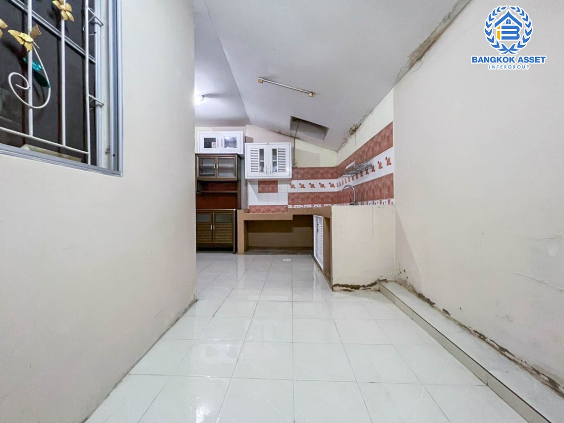 *****ทาวน์เฮ้าส์มือสองนนทบุรี ม.พฤกษา43 กาญจนาภิเษก เนื้อที่กว้าง 18.10 ตร.ว. ฟังก์ชัน 4 ห้องนอน 2 ห้องน้ำ รีโนเวทอีกหน่อยก็กลับมาสวยแล้ว บนทำเลดี เชื่อมต่อ ถ.กาญจนาภิเษก, ถ.บางกรวย-ไทรน้อย ใกล้เซ็นทรัลเวสต์เกต และรถไฟฟ้าสายสีม่วง "สถานีคลองบางไผ่"