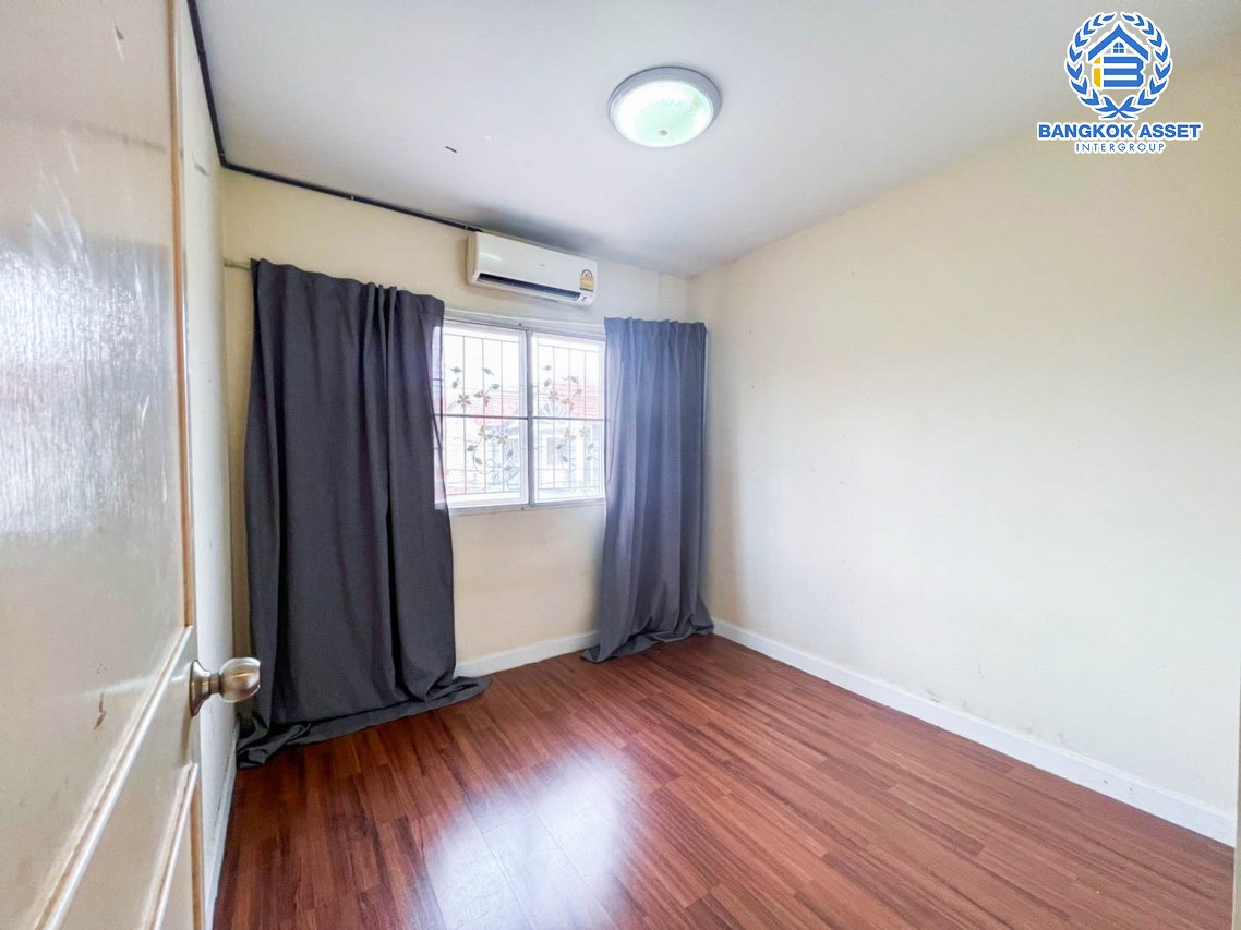 *****ทาวน์เฮ้าส์มือสองนนทบุรี ม.พฤกษา43 กาญจนาภิเษก เนื้อที่กว้าง 18.10 ตร.ว. ฟังก์ชัน 4 ห้องนอน 2 ห้องน้ำ รีโนเวทอีกหน่อยก็กลับมาสวยแล้ว บนทำเลดี เชื่อมต่อ ถ.กาญจนาภิเษก, ถ.บางกรวย-ไทรน้อย ใกล้เซ็นทรัลเวสต์เกต และรถไฟฟ้าสายสีม่วง "สถานีคลองบางไผ่"