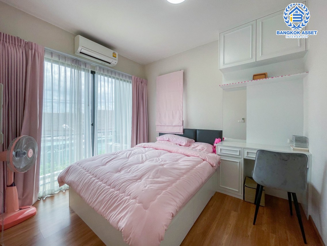 *****ทาวน์โฮมมือสองกรุงเทพฯ ม.เฌอคูน สาทร-ราชพฤกษ์ #หลังมุม เนื้อที่กว้างขวางเกือบ 29 ตร.ว. ฟังก์ชัน 3 ห้องนอน 3 ห้องน้ำ 2 ที่จอดรถ พร้อมเข้าอยู่ หน้าบ้านไม่ชนใคร แถมฟรี! เฟอร์นิเจอร์ทั้งหลัง บนทำเลเชื่อมต่อหลายเส้นทาง ใกล้รถไฟฟ้าสายสีแดง "สถานีตลิ่งชัน" จองเลย!