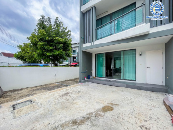 *****ทาวน์โฮมมือสองกรุงเทพฯ ม.เฌอคูน สาทร-ราชพฤกษ์ #หลังมุม เนื้อที่กว้างขวางเกือบ 29 ตร.ว. ฟังก์ชัน 3 ห้องนอน 3 ห้องน้ำ 2 ที่จอดรถ พร้อมเข้าอยู่ หน้าบ้านไม่ชนใคร แถมฟรี! เฟอร์นิเจอร์ทั้งหลัง บนทำเลเชื่อมต่อหลายเส้นทาง ใกล้รถไฟฟ้าสายสีแดง "สถานีตลิ่งชัน" จองเลย!