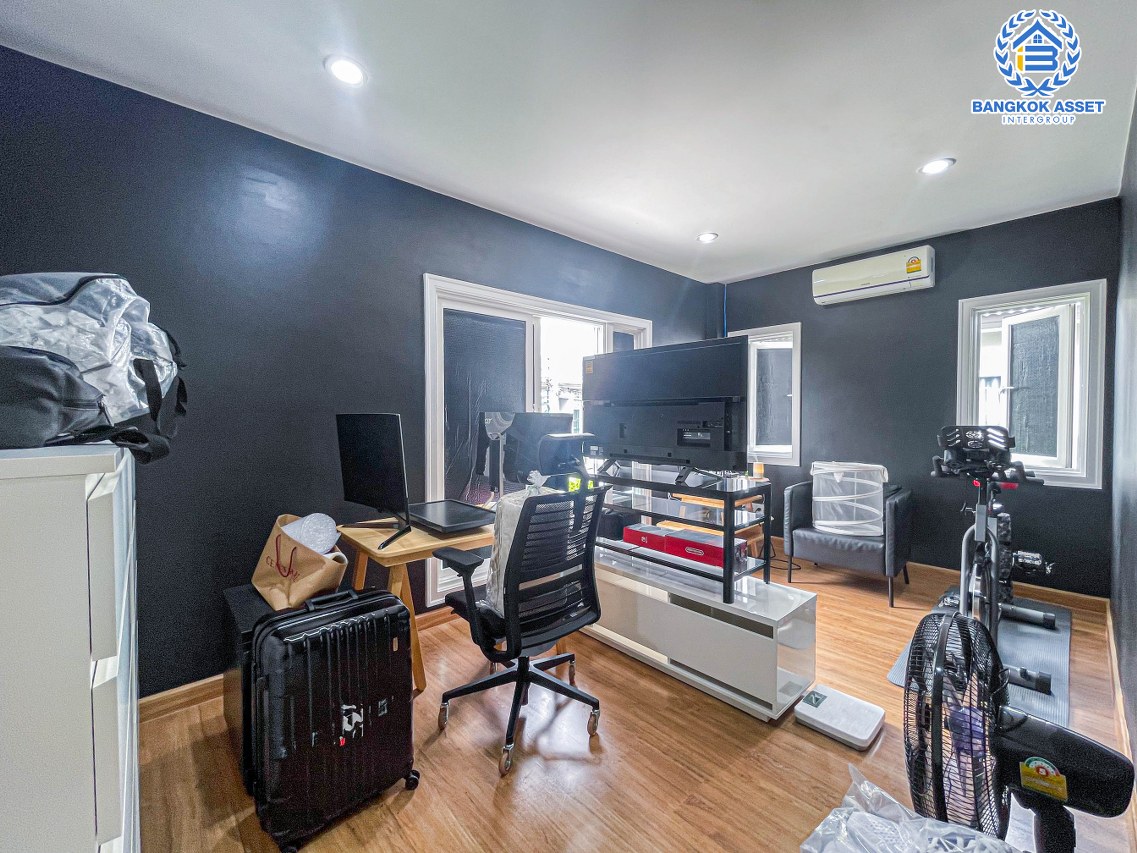 *****บ้านเดี่ยวมือสองนนทบุรี ม.เดอะซิตี้ รัตนาธิเบศร์-บางใหญ่ เนื้อที่สุดคุ้มกว้าง 57.3 ตร.ว สไตล์โมเดิร์น พร้อมด้วยฟังก์ชัน 4 ห้องนอน 3 ห้องน้ำ 2 ที่จอดรถ พิเศษแถมฟรี! เครื่องปรับอากาศ 5 เครื่อง ระบบรักษาความปลอดภัยครบครัน ใกล้ห้าง "เซ็นทรัลเวสเกต" และโครงการรถไฟฟ้าสีม่วง "สถานีคลองบางไผ่"