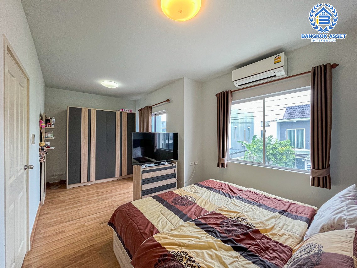 *****ทาวน์เฮาส์มือสองนนทบุรี ม.เดอะคัลเลอร์ กาญจนาภิเษก-ราชพฤกษ์ เนื้อที่ 26.2 ตร.ว หลังมุม ร่วมกับฟังก์ชัน 3 ห้องนอน 2 ห้องน้ำ 1 ที่จอดรถ ฟรีพร้อมเครื่องปรับอากาศและเครื่องทำน้ำอุ่น บนทำเลดี สภาพแวดล้อมสวยและสงบ โครงการใกล้โรงพยาบาล เชื่อมต่อถนนบางกรวย-ไทรน้อย จองเลย!