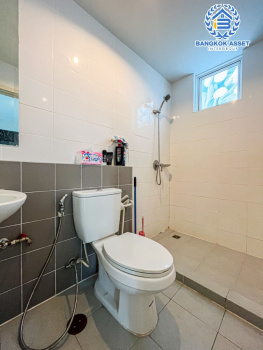 *****ทาวน์เฮาส์มือสองนนทบุรี ม.เดอะคัลเลอร์ กาญจนาภิเษก-ราชพฤกษ์ เนื้อที่ 26.2 ตร.ว หลังมุม ร่วมกับฟังก์ชัน 3 ห้องนอน 2 ห้องน้ำ 1 ที่จอดรถ ฟรีพร้อมเครื่องปรับอากาศและเครื่องทำน้ำอุ่น บนทำเลดี สภาพแวดล้อมสวยและสงบ โครงการใกล้โรงพยาบาล เชื่อมต่อถนนบางกรวย-ไทรน้อย จองเลย!