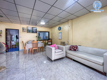 *****ทาวน์เฮ้าส์มือสอง ม.ภัทรนิเวศน์4 รัชดาภิเษก หลังมุม เนื้อที่กว้าง 18.40 ตร.ว. ฟังก์ชัน 3 ห้องนอน 2 ห้องน้ำ 1 ที่จอดรถ สภาพภายในสวย พร้อมเข้าอยู่ ตั้งบนทำเลเดินทางง่าย เชื่อมต่อถนนวงศ์สว่าง ใกล้รถไฟฟ้าสายสีม่วง "วงศ์สว่าง" และจุดขึ้นทางด่วน "ศรีรัช"