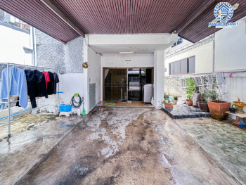 *****ทาวน์เฮ้าส์มือสอง ม.ภัทรนิเวศน์4 รัชดาภิเษก หลังมุม เนื้อที่กว้าง 18.40 ตร.ว. ฟังก์ชัน 3 ห้องนอน 2 ห้องน้ำ 1 ที่จอดรถ สภาพภายในสวย พร้อมเข้าอยู่ ตั้งบนทำเลเดินทางง่าย เชื่อมต่อถนนวงศ์สว่าง ใกล้รถไฟฟ้าสายสีม่วง "วงศ์สว่าง" และจุดขึ้นทางด่วน "ศรีรัช"