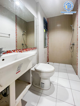 ***บ้านเดี่ยวมือสองนครปฐม ย่านพุทธมณฑล ม.ไลฟ์บางกอกบูเลอวาร์ด ปิ่นเกล้า-เพชรเกษม เนื้อที่กว้างสุดคุ้ม! 72.1 ตร.ว บ้านหลังมุมตกแต่งใหม่ ฟังก์ชัน 3 ห้องนอน 3 ห้องน้ำ 2 ที่จอดรถ ฟรี! เครื่องปรับอากาศ 4 เครื่อง ทำเลดี เหมาะสมกับทุกครอบครัว  ใกล้ย่านค้าขาย "ตลาดสนามหลวง2"