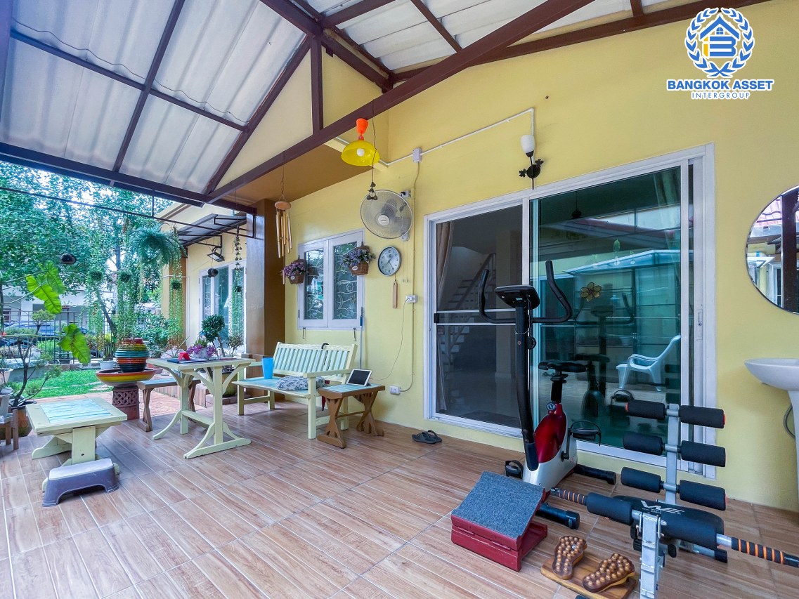 บ้านเดี่ยวมือสองนนทบุรี ม.เพอร์เฟคเพลส รัตนาธิเบศร์ เนื้อที่สูงสุดเกือบ 56 ตร.ว พร้อมฟังก์ชัน 3 ห้องนอน 2 ห้องน้ำ 1 ที่จอดรถ พิเศษฟรี! 1 เครื่องปรับอากาศ มีระบบรักษาความปลอดภัย เชื่อมต่อถนนรัตนาธิเบศร์, ถนนราชพฤกษ์ ใกล้โครงการรถไฟฟ้าสีม่วง "สถานีไทรม้า"