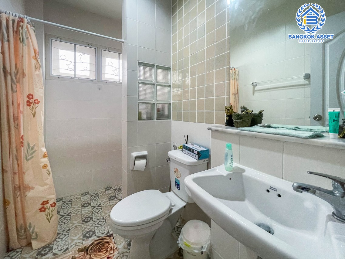 บ้านเดี่ยวมือสองนนทบุรี ม.เพอร์เฟคเพลส รัตนาธิเบศร์ เนื้อที่สูงสุดเกือบ 56 ตร.ว พร้อมฟังก์ชัน 3 ห้องนอน 2 ห้องน้ำ 1 ที่จอดรถ พิเศษฟรี! 1 เครื่องปรับอากาศ มีระบบรักษาความปลอดภัย เชื่อมต่อถนนรัตนาธิเบศร์, ถนนราชพฤกษ์ ใกล้โครงการรถไฟฟ้าสีม่วง "สถานีไทรม้า"