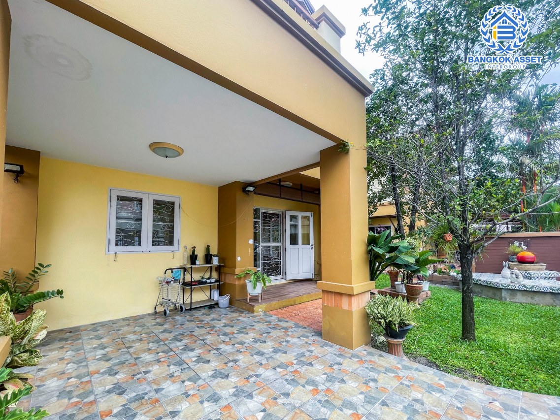 บ้านเดี่ยวมือสองนนทบุรี ม.เพอร์เฟคเพลส รัตนาธิเบศร์ เนื้อที่สูงสุดเกือบ 56 ตร.ว พร้อมฟังก์ชัน 3 ห้องนอน 2 ห้องน้ำ 1 ที่จอดรถ พิเศษฟรี! 1 เครื่องปรับอากาศ มีระบบรักษาความปลอดภัย เชื่อมต่อถนนรัตนาธิเบศร์, ถนนราชพฤกษ์ ใกล้โครงการรถไฟฟ้าสีม่วง "สถานีไทรม้า"