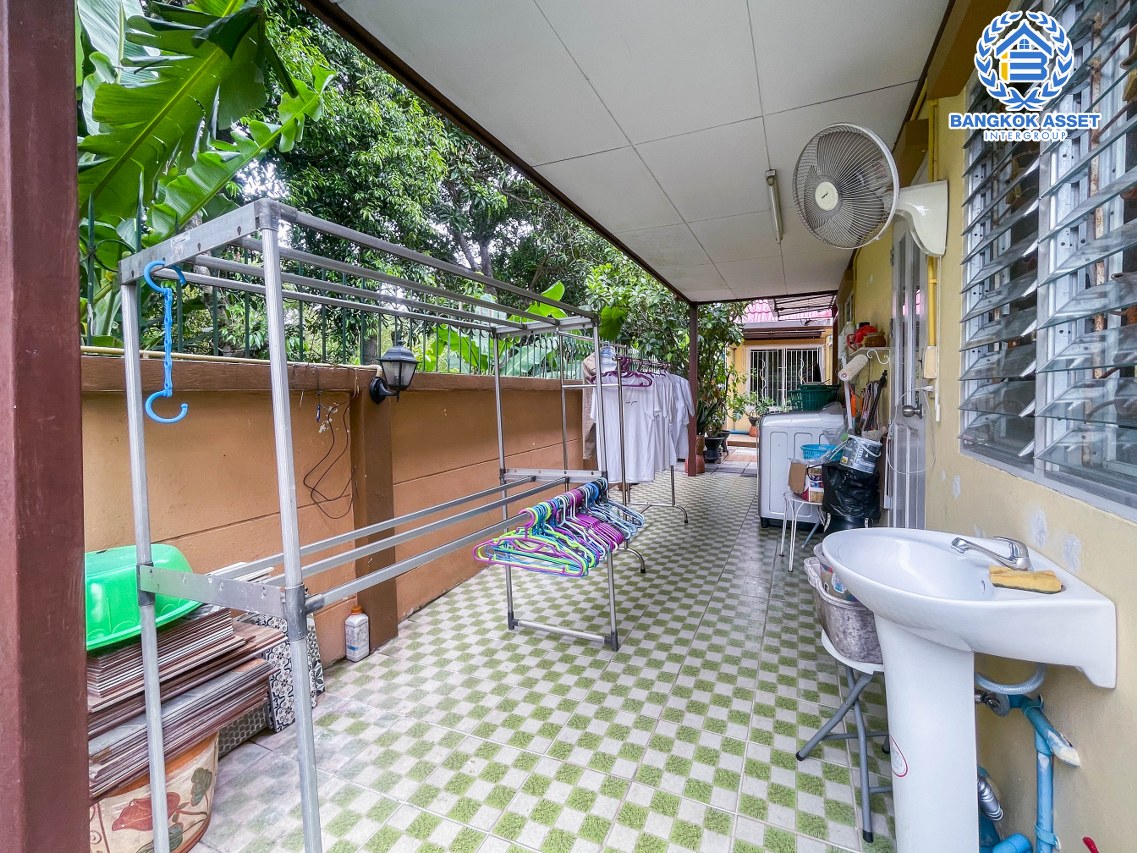 บ้านเดี่ยวมือสองนนทบุรี ม.เพอร์เฟคเพลส รัตนาธิเบศร์ เนื้อที่สูงสุดเกือบ 56 ตร.ว พร้อมฟังก์ชัน 3 ห้องนอน 2 ห้องน้ำ 1 ที่จอดรถ พิเศษฟรี! 1 เครื่องปรับอากาศ มีระบบรักษาความปลอดภัย เชื่อมต่อถนนรัตนาธิเบศร์, ถนนราชพฤกษ์ ใกล้โครงการรถไฟฟ้าสีม่วง "สถานีไทรม้า"