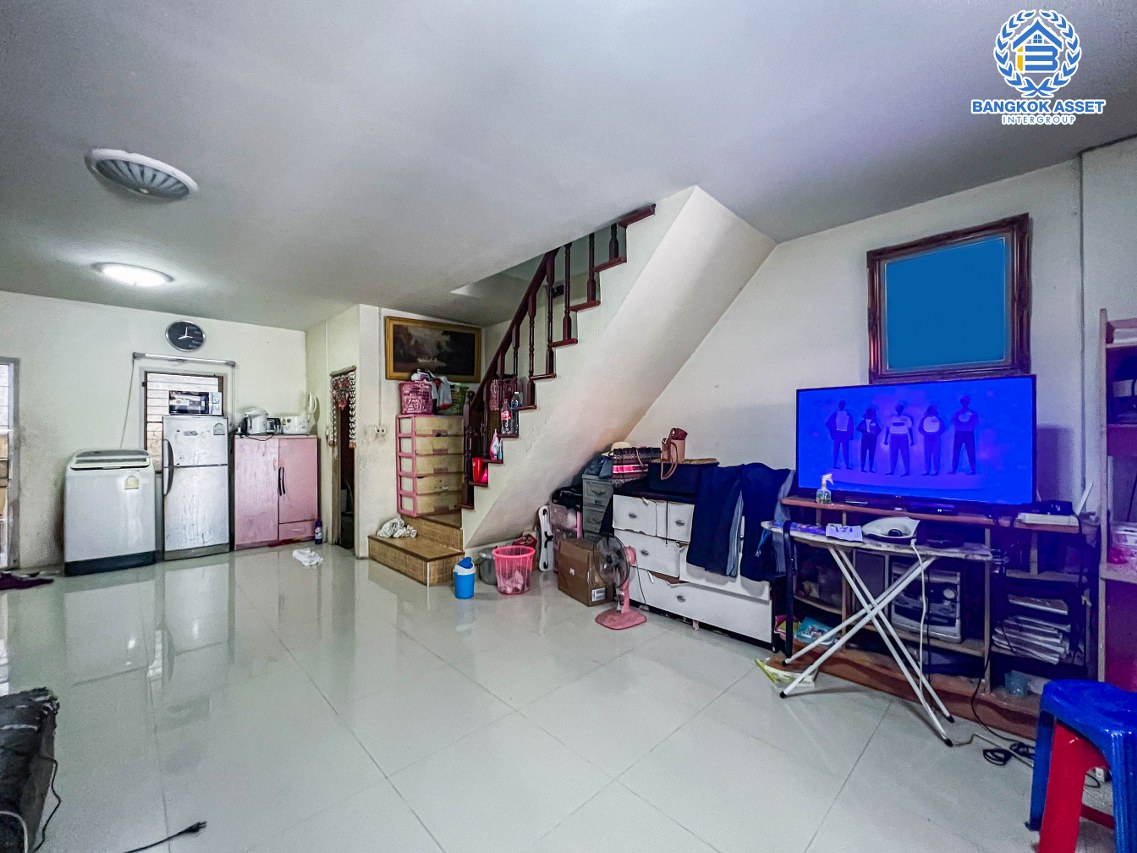 ทาวน์เฮาส์มือสองนนทบุรี กาญจนาภิเษก ม.มณฑล5 บางใหญ่ เนื้อที่ 20.4 ตร.ว พร้อมด้วยฟังก์ชัน 3 ห้องนอน 2 ห้องน้ำ 2 ที่จอดรถ ฟรีสุดคุ้ม! 3 เครื่องปรับอากาศ ทำเลดี เหมาะกับทุกครอบครัว ที่สุดแห่งการเดินทาง เชื่อมต่อถนนกันตนา, ถนนกาญจนาภิเษก มีรถโดยสารผ่านตลอด ใกล้ห้าง "พลัสมอล'