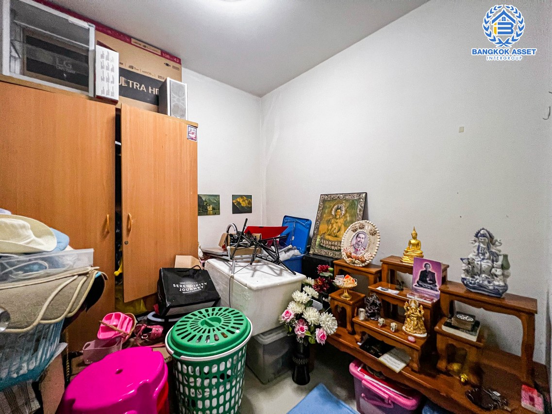 ทาวน์เฮาส์มือสองนนทบุรี กาญจนาภิเษก ม.มณฑล5 บางใหญ่ เนื้อที่ 20.4 ตร.ว พร้อมด้วยฟังก์ชัน 3 ห้องนอน 2 ห้องน้ำ 2 ที่จอดรถ ฟรีสุดคุ้ม! 3 เครื่องปรับอากาศ ทำเลดี เหมาะกับทุกครอบครัว ที่สุดแห่งการเดินทาง เชื่อมต่อถนนกันตนา, ถนนกาญจนาภิเษก มีรถโดยสารผ่านตลอด ใกล้ห้าง "พลัสมอล'