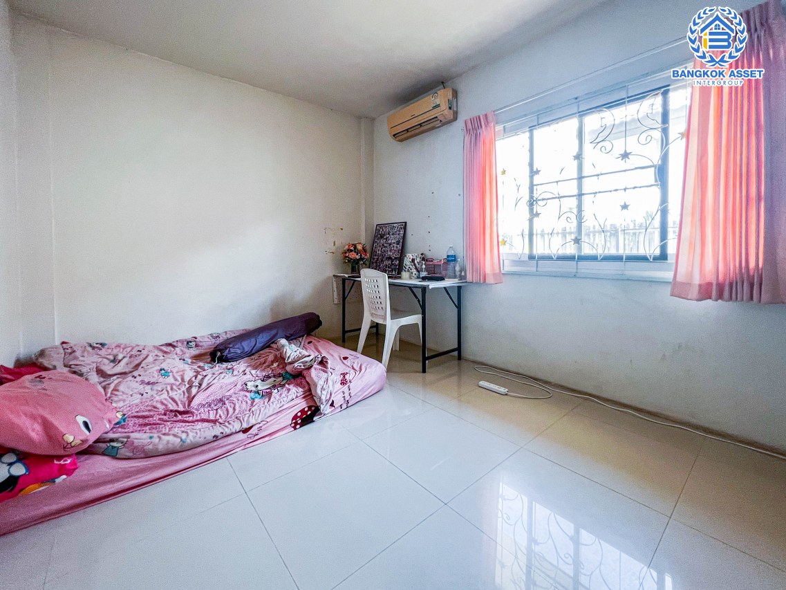 ทาวน์เฮาส์มือสองนนทบุรี กาญจนาภิเษก ม.มณฑล5 บางใหญ่ เนื้อที่ 20.4 ตร.ว พร้อมด้วยฟังก์ชัน 3 ห้องนอน 2 ห้องน้ำ 2 ที่จอดรถ ฟรีสุดคุ้ม! 3 เครื่องปรับอากาศ ทำเลดี เหมาะกับทุกครอบครัว ที่สุดแห่งการเดินทาง เชื่อมต่อถนนกันตนา, ถนนกาญจนาภิเษก มีรถโดยสารผ่านตลอด ใกล้ห้าง "พลัสมอล'