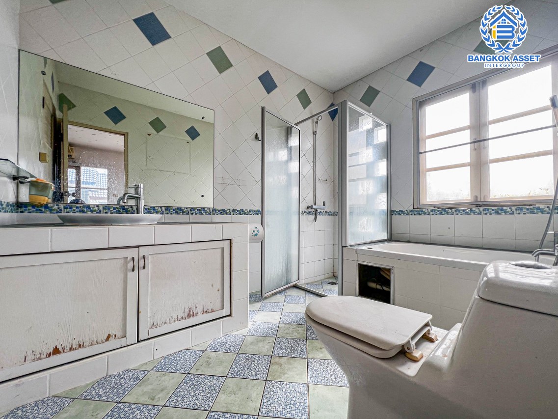 *****ทาวน์เฮาส์มือสองกรุงเทพมหานคร หลักสี่ ม.เศรณีปาร์ค วิภาวดี-รังสิต เนื้อที่ 40.8 ตร.ว บ้านหลังมุม พร้อมฟังก์ชัน 4 ห้องนอน 3 ห้องน้ำ 2 ที่จอดรถ ฟรี! 6 เครื่องปรับอากาศ บนทำเลใกล้สนามบินดอนเมือง เชื่อมต่อถนนวิภาวดี-รังสิต, ถนนประเสริฐมนูกิจ ใกล้จุดขึ้นทางด่วน "อุตราภิมุข"