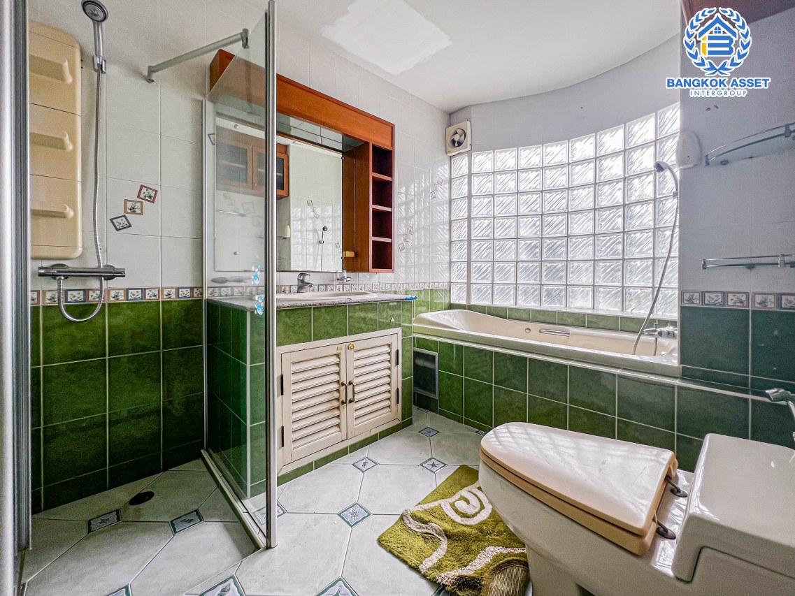 *****ทาวน์เฮาส์มือสองกรุงเทพมหานคร หลักสี่ ม.เศรณีปาร์ค วิภาวดี-รังสิต เนื้อที่ 40.8 ตร.ว บ้านหลังมุม พร้อมฟังก์ชัน 4 ห้องนอน 3 ห้องน้ำ 2 ที่จอดรถ ฟรี! 6 เครื่องปรับอากาศ บนทำเลใกล้สนามบินดอนเมือง เชื่อมต่อถนนวิภาวดี-รังสิต, ถนนประเสริฐมนูกิจ ใกล้จุดขึ้นทางด่วน "อุตราภิมุข"