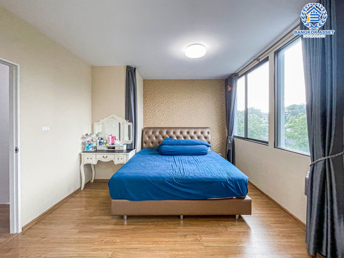 *****ทาวน์เฮาส์มือสองนนทบุรี ม.พลีโน่ ราชพฤกษ์-รัตนาธิเบศร์ เนื้อที่ 18.9 ตร.ว กับฟังก์ชัน 3 ห้องนอน 2 ห้องน้ำ 2 ที่จอดรถ  บ้านสวยสภาพดีแถมเฟอร์นิเจอร์ ทำเลดีหันหน้าไม่ชนบ้านอื่น เข้า-ออกได้หลายเส้นทาง ใกล้โครงการรถไฟฟ้าสายสีม่วง "สถานีบางพลู" และทางด่วน "ศรีรัช-วงแหวนรอบนอก"