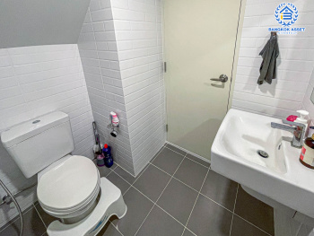 ทาวน์เฮ้าส์มือสองนนทบุรี ม.สิริเพลส บางใหญ่ เนื้อที่กว้าง 20.7 ตร.ว พร้อมฟังก์ชัน 4 ห้องนอน 3 ห้องน้ำ 2 ที่จอดรถ พิเศษ! แถมเฟอร์นิเจอร์พร้อมหลังคาโรงจอดรถ ทำเลเดินทางสะดวก ใกล้างห้างสรรพสินค้า "เซ็นทรัลเวสเกต" และโครงการรถไฟฟ้าสายสีม่วง "สถานีตลาดบางใหญ่" จองด่วน!