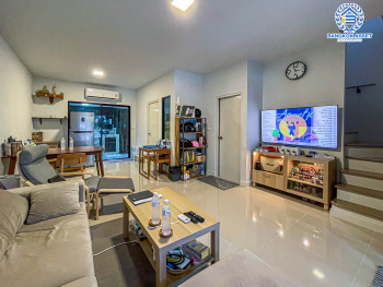 ทาวน์เฮ้าส์มือสองนนทบุรี ม.สิริเพลส บางใหญ่ เนื้อที่กว้าง 20.7 ตร.ว พร้อมฟังก์ชัน 4 ห้องนอน 3 ห้องน้ำ 2 ที่จอดรถ พิเศษ! แถมเฟอร์นิเจอร์พร้อมหลังคาโรงจอดรถ ทำเลเดินทางสะดวก ใกล้างห้างสรรพสินค้า "เซ็นทรัลเวสเกต" และโครงการรถไฟฟ้าสายสีม่วง "สถานีตลาดบางใหญ่" จองด่วน!