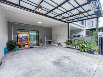 ทาวน์เฮ้าส์มือสองนนทบุรี ม.สิริเพลส บางใหญ่ เนื้อที่กว้าง 20.7 ตร.ว พร้อมฟังก์ชัน 4 ห้องนอน 3 ห้องน้ำ 2 ที่จอดรถ พิเศษ! แถมเฟอร์นิเจอร์พร้อมหลังคาโรงจอดรถ ทำเลเดินทางสะดวก ใกล้างห้างสรรพสินค้า "เซ็นทรัลเวสเกต" และโครงการรถไฟฟ้าสายสีม่วง "สถานีตลาดบางใหญ่" จองด่วน!