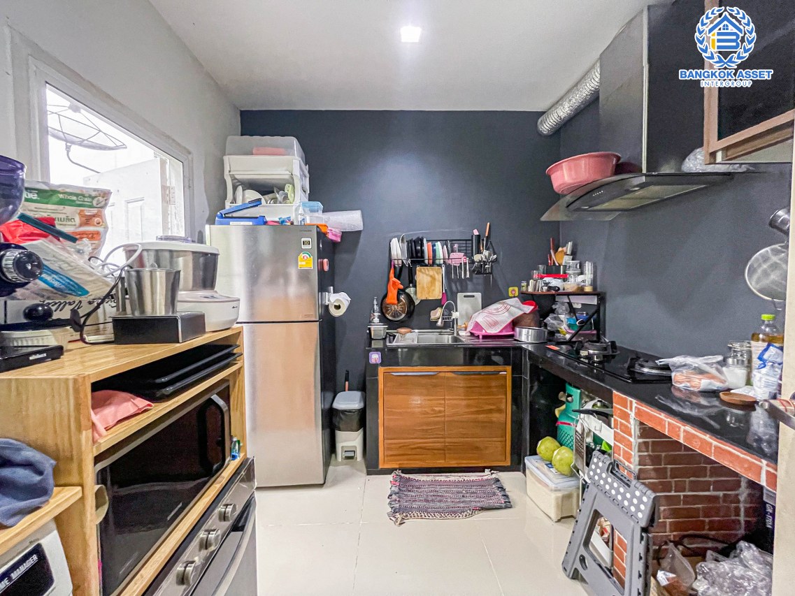 *****บ้านแฝดมือสองนนทบุรี ม.โกลเด้นนีโอ ชัยพฤกษ์-วงแหวน เนื้อที่ 39.1 ตร.ว บ้านหลังมุมสภาพดี พร้อมขายกับฟังก์ชัน 3 ห้องนอน 2 ห้องน้ำ 2 ที่จอดรถ ที่สุดแห่งการเดินทาง เชื่อมต่อถนนบางกรวย-ไทรน้อย, กาญจนาภิเษก ทำเลใกล้โรงพยาบาล และทางด่วน "ศรีรัช-วงแหวนรอบนอก"