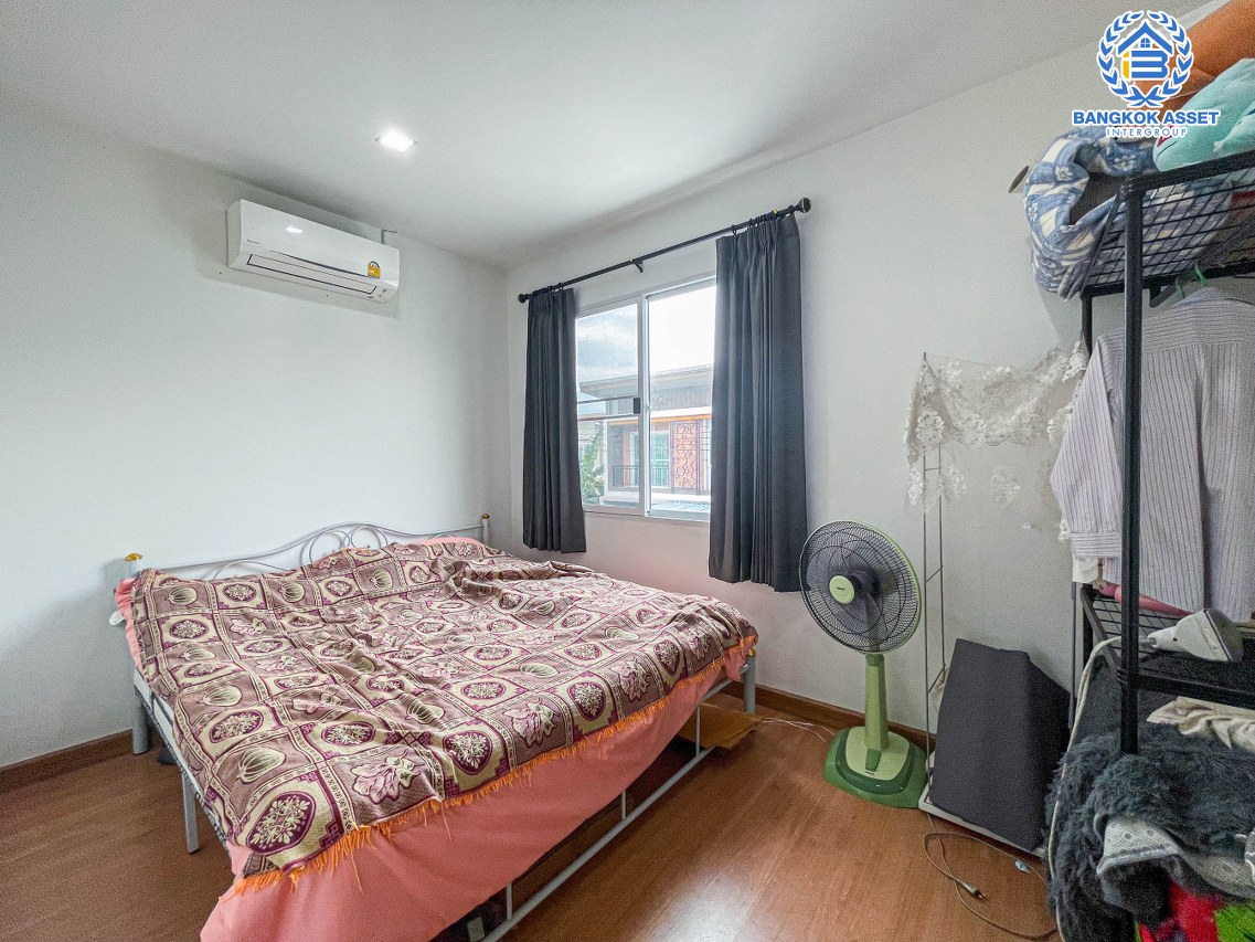 *****บ้านแฝดมือสองนนทบุรี ม.โกลเด้นนีโอ ชัยพฤกษ์-วงแหวน เนื้อที่ 39.1 ตร.ว บ้านหลังมุมสภาพดี พร้อมขายกับฟังก์ชัน 3 ห้องนอน 2 ห้องน้ำ 2 ที่จอดรถ ที่สุดแห่งการเดินทาง เชื่อมต่อถนนบางกรวย-ไทรน้อย, กาญจนาภิเษก ทำเลใกล้โรงพยาบาล และทางด่วน "ศรีรัช-วงแหวนรอบนอก"