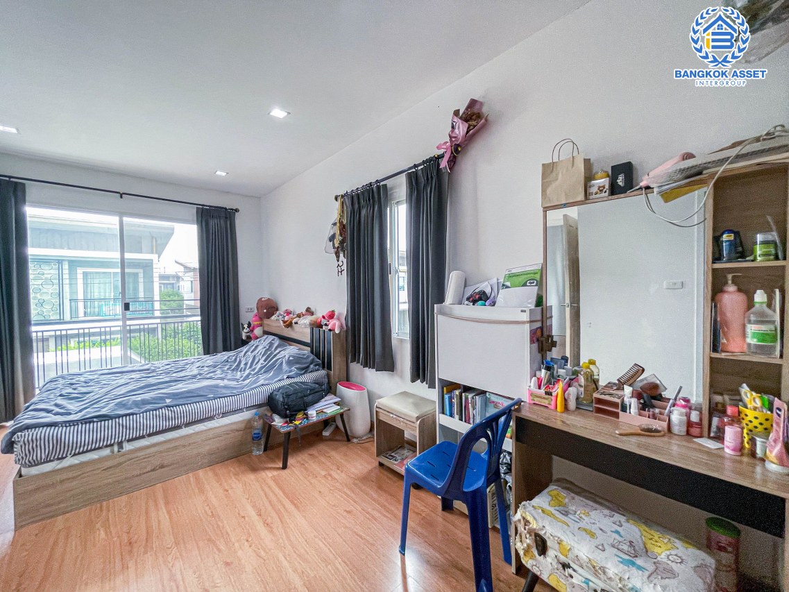 *****บ้านแฝดมือสองนนทบุรี ม.โกลเด้นนีโอ ชัยพฤกษ์-วงแหวน เนื้อที่ 39.1 ตร.ว บ้านหลังมุมสภาพดี พร้อมขายกับฟังก์ชัน 3 ห้องนอน 2 ห้องน้ำ 2 ที่จอดรถ ที่สุดแห่งการเดินทาง เชื่อมต่อถนนบางกรวย-ไทรน้อย, กาญจนาภิเษก ทำเลใกล้โรงพยาบาล และทางด่วน "ศรีรัช-วงแหวนรอบนอก"