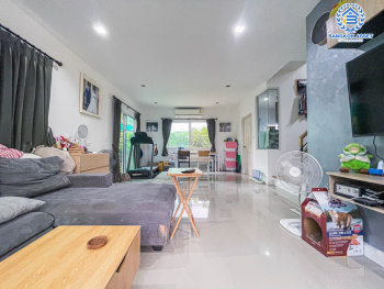 *****บ้านแฝดมือสองนนทบุรี ม.โกลเด้นนีโอ ชัยพฤกษ์-วงแหวน เนื้อที่ 39.1 ตร.ว บ้านหลังมุมสภาพดี พร้อมขายกับฟังก์ชัน 3 ห้องนอน 2 ห้องน้ำ 2 ที่จอดรถ ที่สุดแห่งการเดินทาง เชื่อมต่อถนนบางกรวย-ไทรน้อย, กาญจนาภิเษก ทำเลใกล้โรงพยาบาล และทางด่วน "ศรีรัช-วงแหวนรอบนอก"