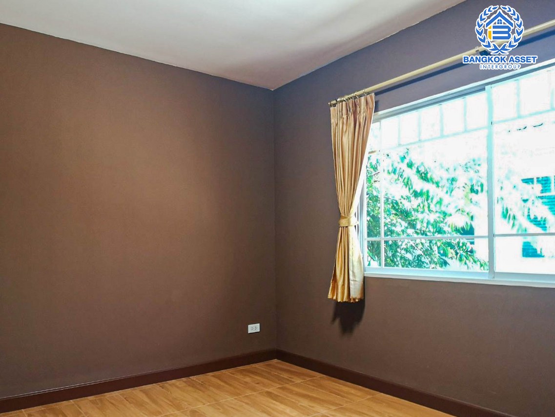 *****ทาวน์เฮ้าส์มือสองสมุทรปราการ ม.วิลลาจจิโอ บางนา เนื้อที่ 18.1 ตร.ว. ฟังก์ชัน 2 ห้องนอน 3 ห้องน้ำ 1 ที่จอดรถ รีโนเวทพร้อมอยู่ เงียบสงบ ร่มรื่น ใกล้พื้นที่ส่วนกลาง บนทำเลเยี่ยม ใกล้สนามบินสุวรรณภูมิ และจุดขึ้นทางด่วน "บูรพาวิถี"...