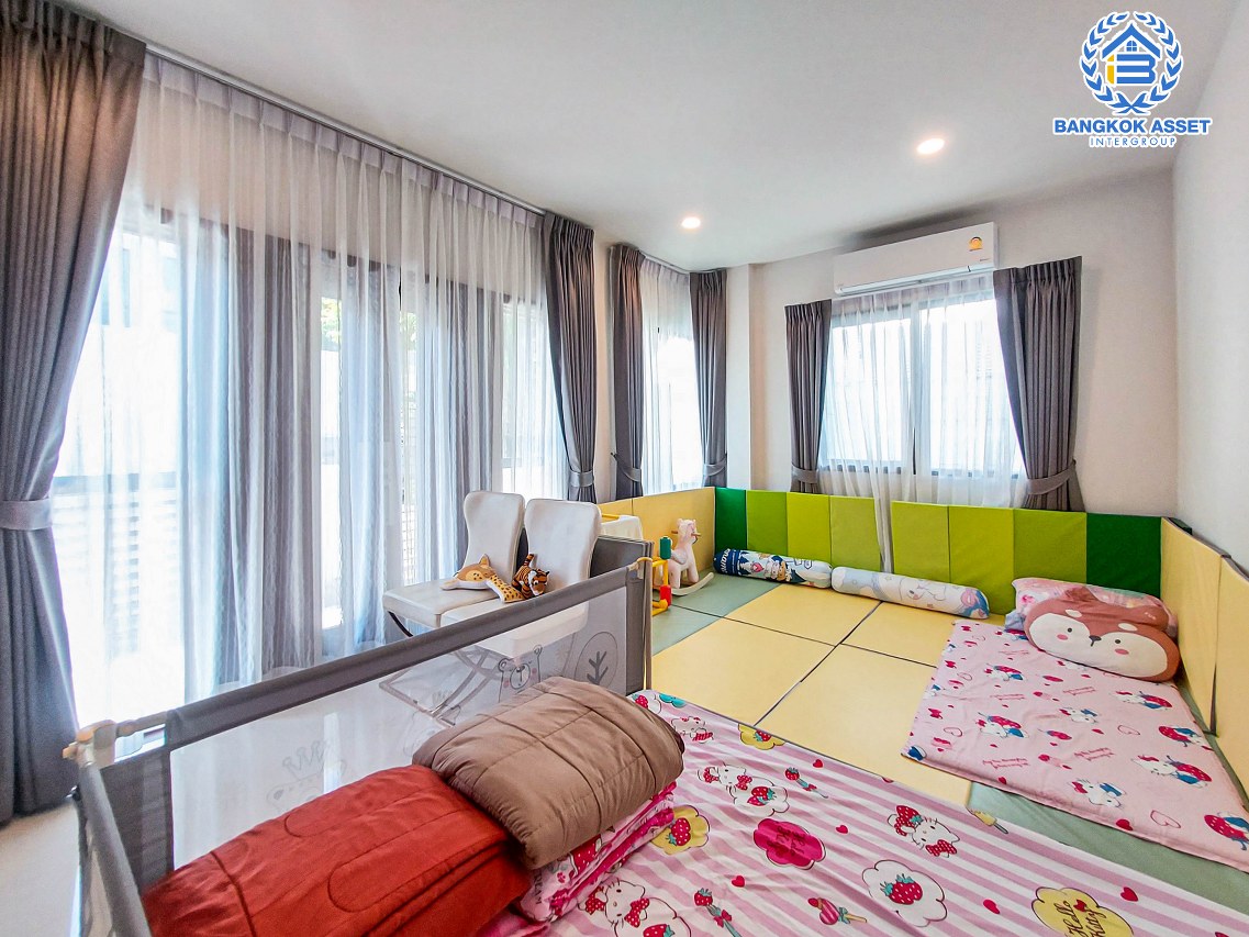 *****บ้านเดี่ยวมือสองนนทบุรี ม.เดอะซิตี้ รัชดา-วงศ์สว่าง #หลังมุม เนื้อที่กว้างขวางถึงเกือบ 76 ตร.ว. ฟังก์ชัน 5 ห้องนอน 5 ห้องน้ำ 2 ที่จอดรถ บ้านสภาพสวย บนทำเลเยี่ยม เพียง 5 นาทีก็ถึงรถไฟฟ้าสายสีม่วง "สถานีแยกติวานนท์" ใกล้ทางด่วน "ศรีรัช"