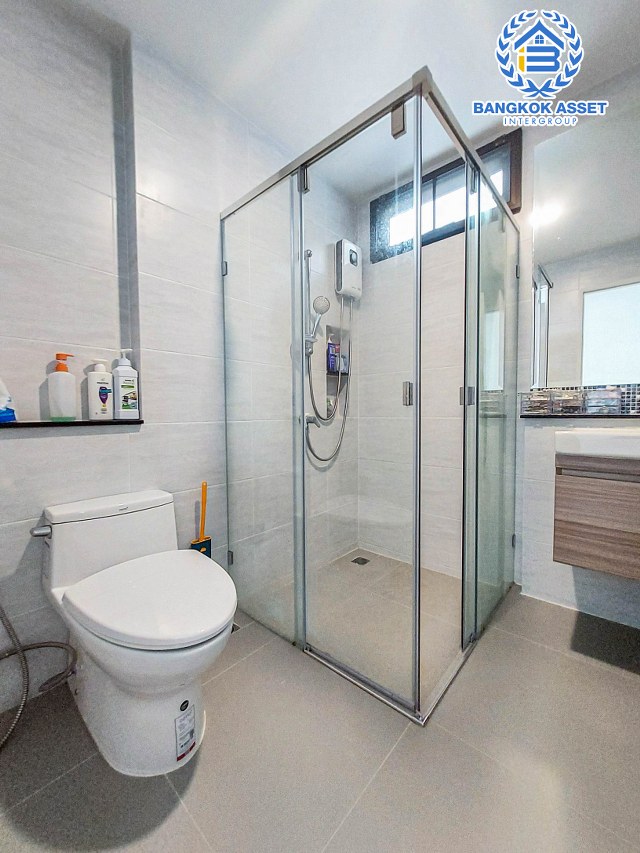 *****บ้านเดี่ยวมือสองนนทบุรี ม.เดอะซิตี้ รัชดา-วงศ์สว่าง #หลังมุม เนื้อที่กว้างขวางถึงเกือบ 76 ตร.ว. ฟังก์ชัน 5 ห้องนอน 5 ห้องน้ำ 2 ที่จอดรถ บ้านสภาพสวย บนทำเลเยี่ยม เพียง 5 นาทีก็ถึงรถไฟฟ้าสายสีม่วง "สถานีแยกติวานนท์" ใกล้ทางด่วน "ศรีรัช"