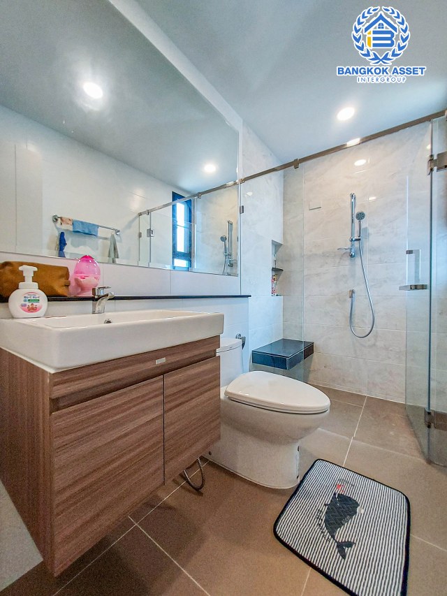 *****บ้านเดี่ยวมือสองนนทบุรี ม.เดอะซิตี้ รัชดา-วงศ์สว่าง #หลังมุม เนื้อที่กว้างขวางถึงเกือบ 76 ตร.ว. ฟังก์ชัน 5 ห้องนอน 5 ห้องน้ำ 2 ที่จอดรถ บ้านสภาพสวย บนทำเลเยี่ยม เพียง 5 นาทีก็ถึงรถไฟฟ้าสายสีม่วง "สถานีแยกติวานนท์" ใกล้ทางด่วน "ศรีรัช"