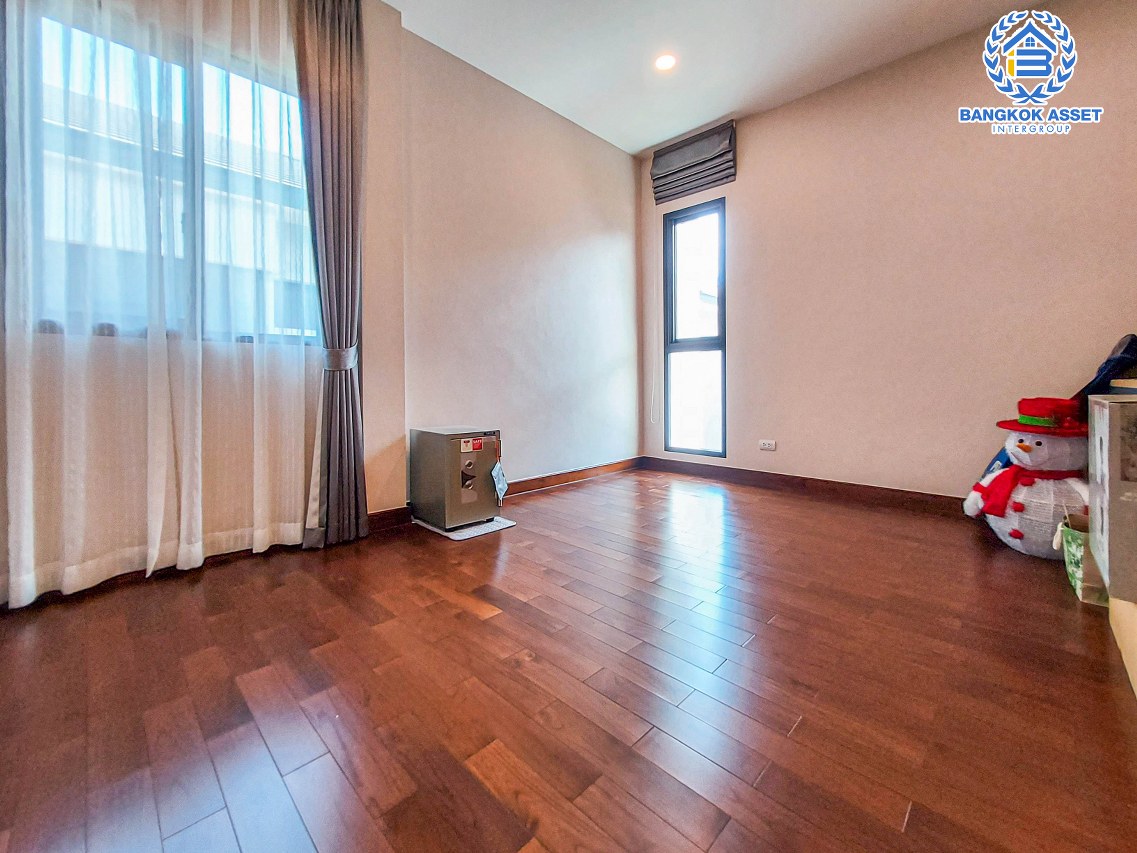 *****บ้านเดี่ยวมือสองนนทบุรี ม.เดอะซิตี้ รัชดา-วงศ์สว่าง #หลังมุม เนื้อที่กว้างขวางถึงเกือบ 76 ตร.ว. ฟังก์ชัน 5 ห้องนอน 5 ห้องน้ำ 2 ที่จอดรถ บ้านสภาพสวย บนทำเลเยี่ยม เพียง 5 นาทีก็ถึงรถไฟฟ้าสายสีม่วง "สถานีแยกติวานนท์" ใกล้ทางด่วน "ศรีรัช"