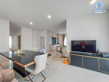 *****บ้านเดี่ยวมือสองนนทบุรี ม.เดอะซิตี้ รัชดา-วงศ์สว่าง #หลังมุม เนื้อที่กว้างขวางถึงเกือบ 76 ตร.ว. ฟังก์ชัน 5 ห้องนอน 5 ห้องน้ำ 2 ที่จอดรถ บ้านสภาพสวย บนทำเลเยี่ยม เพียง 5 นาทีก็ถึงรถไฟฟ้าสายสีม่วง "สถานีแยกติวานนท์" ใกล้ทางด่วน "ศรีรัช"