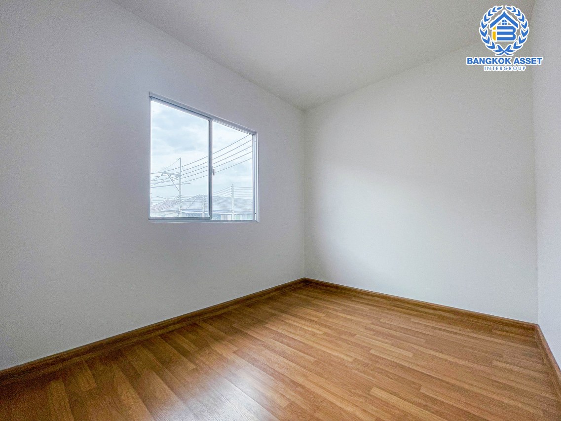 *****ทาวน์เฮ้าส์มือสองปทุมธานี หมู่บ้าน พฤกษา110 แจ้งวัฒนะ-ราชพฤกษ์ หลังมุม เนื้อที่กว้าง 21.50 ตร.ว. ฟังก์ชัน 3 ห้องนอน 2 ห้องน้ำ 1 ที่จอดรถ พื้นที่ใช้สอยกว้างขวาง มาพร้อมกับราคาเบา ๆ คุ้มที่สุดในโครงการ! ตั้งบนทำเลดี เชื่อมต่อถนนชัยพฤกษ์, ถนนแจ้งวัฒนะ, ถนนติวานนท์ ใกล้จุดขึ้นทางด่วน "ศรีสมาน"