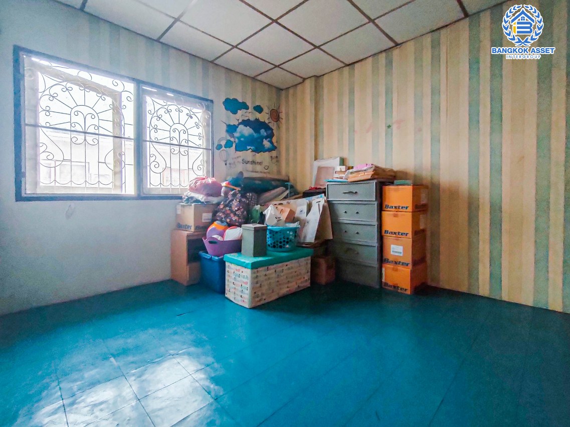 *****ทาวน์เฮาส์มือสองนนทบุรี บางบัวทอง ม.รัตนาธิเบศร์ เนื้อที่กว้าง 16 ตร.ว พร้อมขายกับฟังก์ชัน 2 ห้องนอน 1 ห้องน้ำ 1 ที่จอดรถ ทำเลเดินทางสะดวก เชื่อมต่อถนนกาญจนาภิเษก, จันทร์ทองเอี่ยม ใกล้ห้างสรรพสินค้า "เซ็นทรัลเวสเกต" และโครงการรถไฟฟ้าสายสีม่วง "สถานีตลาดบางใหญ่"