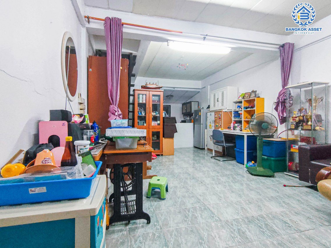 *****ทาวน์เฮาส์มือสองนนทบุรี บางบัวทอง ม.รัตนาธิเบศร์ เนื้อที่กว้าง 16 ตร.ว พร้อมขายกับฟังก์ชัน 2 ห้องนอน 1 ห้องน้ำ 1 ที่จอดรถ ทำเลเดินทางสะดวก เชื่อมต่อถนนกาญจนาภิเษก, จันทร์ทองเอี่ยม ใกล้ห้างสรรพสินค้า "เซ็นทรัลเวสเกต" และโครงการรถไฟฟ้าสายสีม่วง "สถานีตลาดบางใหญ่"