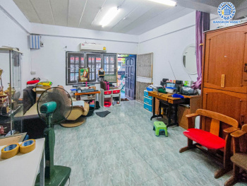 *****ทาวน์เฮาส์มือสองนนทบุรี บางบัวทอง ม.รัตนาธิเบศร์ เนื้อที่กว้าง 16 ตร.ว พร้อมขายกับฟังก์ชัน 2 ห้องนอน 1 ห้องน้ำ 1 ที่จอดรถ ทำเลเดินทางสะดวก เชื่อมต่อถนนกาญจนาภิเษก, จันทร์ทองเอี่ยม ใกล้ห้างสรรพสินค้า "เซ็นทรัลเวสเกต" และโครงการรถไฟฟ้าสายสีม่วง "สถานีตลาดบางใหญ่"