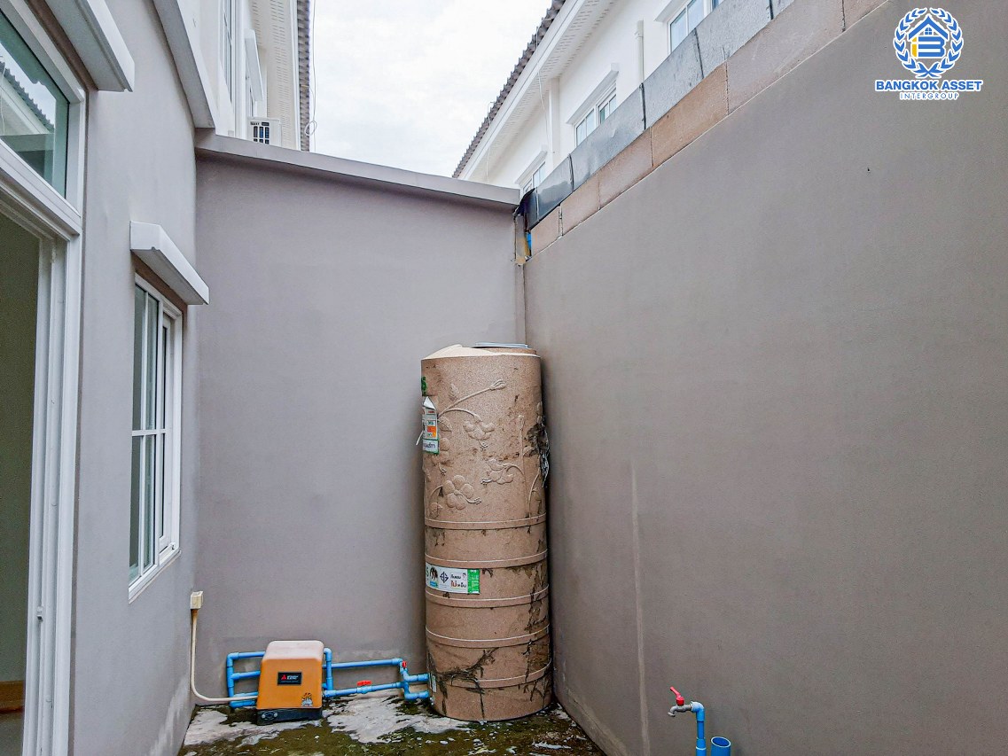 ทาวน์เฮ้าส์มือสอง นนทบุรี ม.กัสโต้ ราชพฤกษ์-พระราม5 บนเนื้อที่ 17.9 ตร.ว. ฟังก์ชัน 3 ห้องนอน 2 ห้องน้ำ 2 ที่จอดรถ ภายในใหม่เอี่ยม ส่วนกลางครบครัน ตั้งบนทำเลยอดเยี่ยม เชื่อมต่อรถไฟฟ้าสายสีม่วง "สถานีแยกติวานนท์" และจุดขึ้นทางด่วน "ประชานุกูล"  จองเลย!